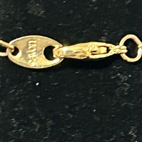 Avon Gold and Pink Floral Necklace - Picture 7 of 7